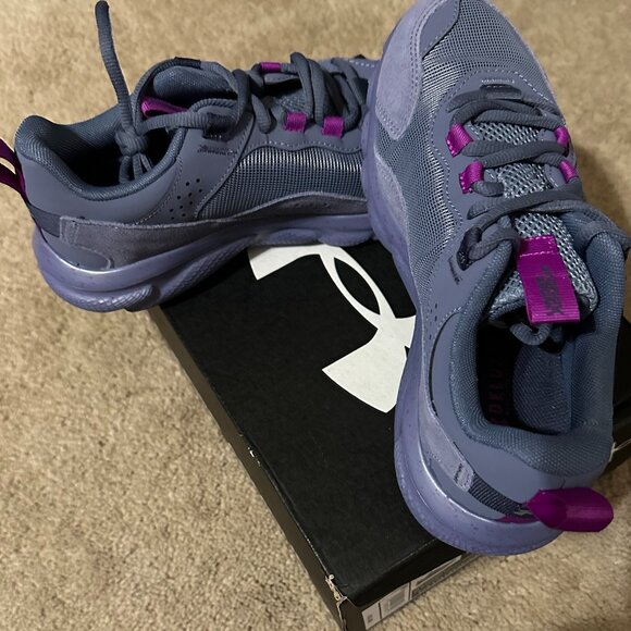 Womens `Under Armour Charged Verssert SPKLE size 7.5 - Picture 2 of 8